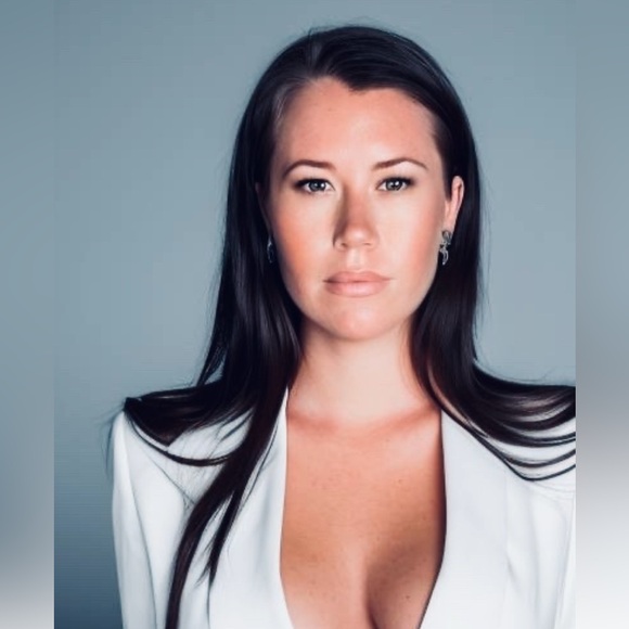 Meet your Posher, Marceline - Picture 1 of 4